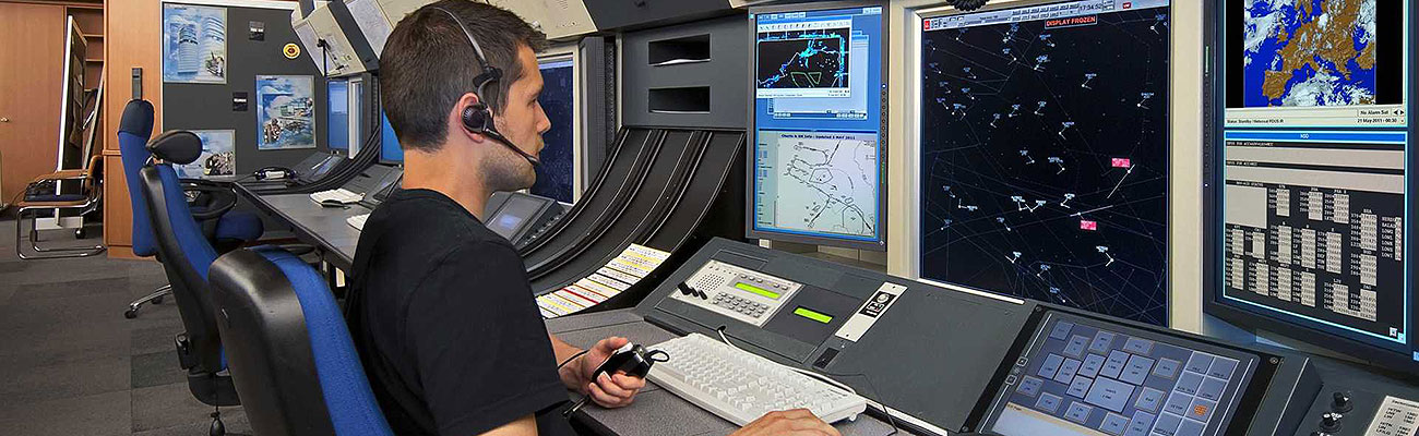 Aeronautical Navigation Specialist: what they do, how to become one, and where to study