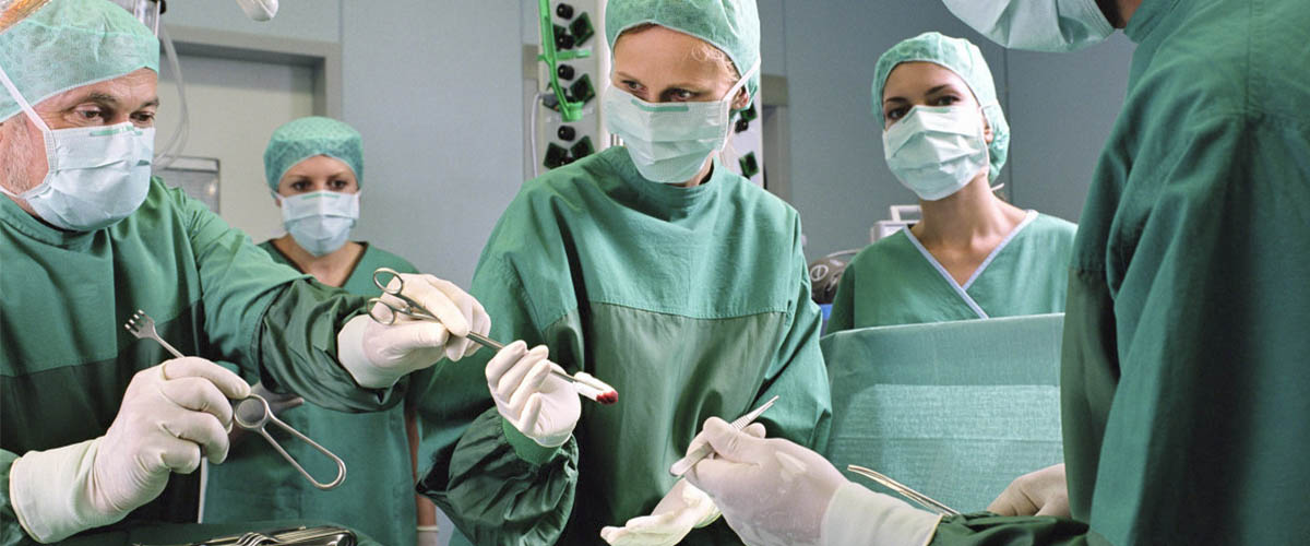 Профессия Хирург где учиться, зарплата, плюсы и минусы