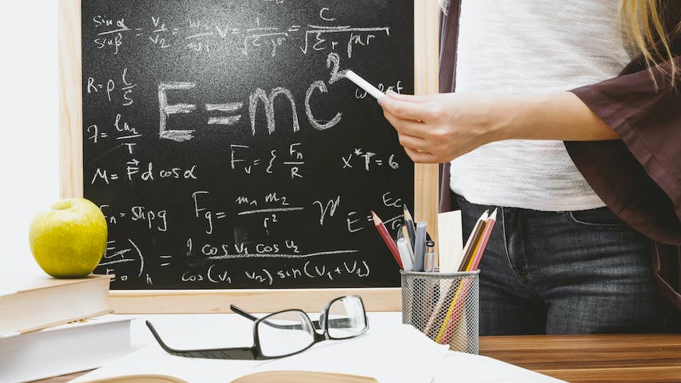 Профессия &laquo;Профессия учитель физики&raquo;