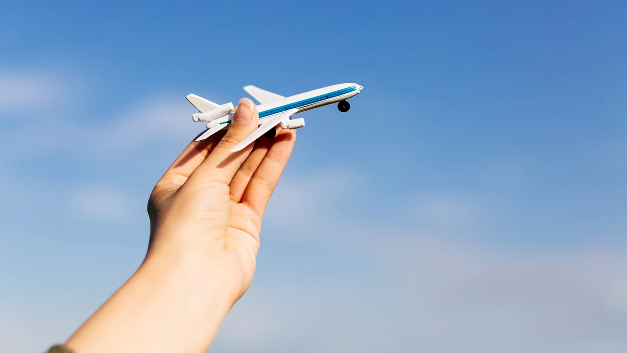 Клеил модели самолетов, но конструктором не стал...