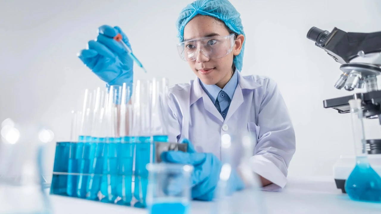 Куда можно поступить с химией и биологией?