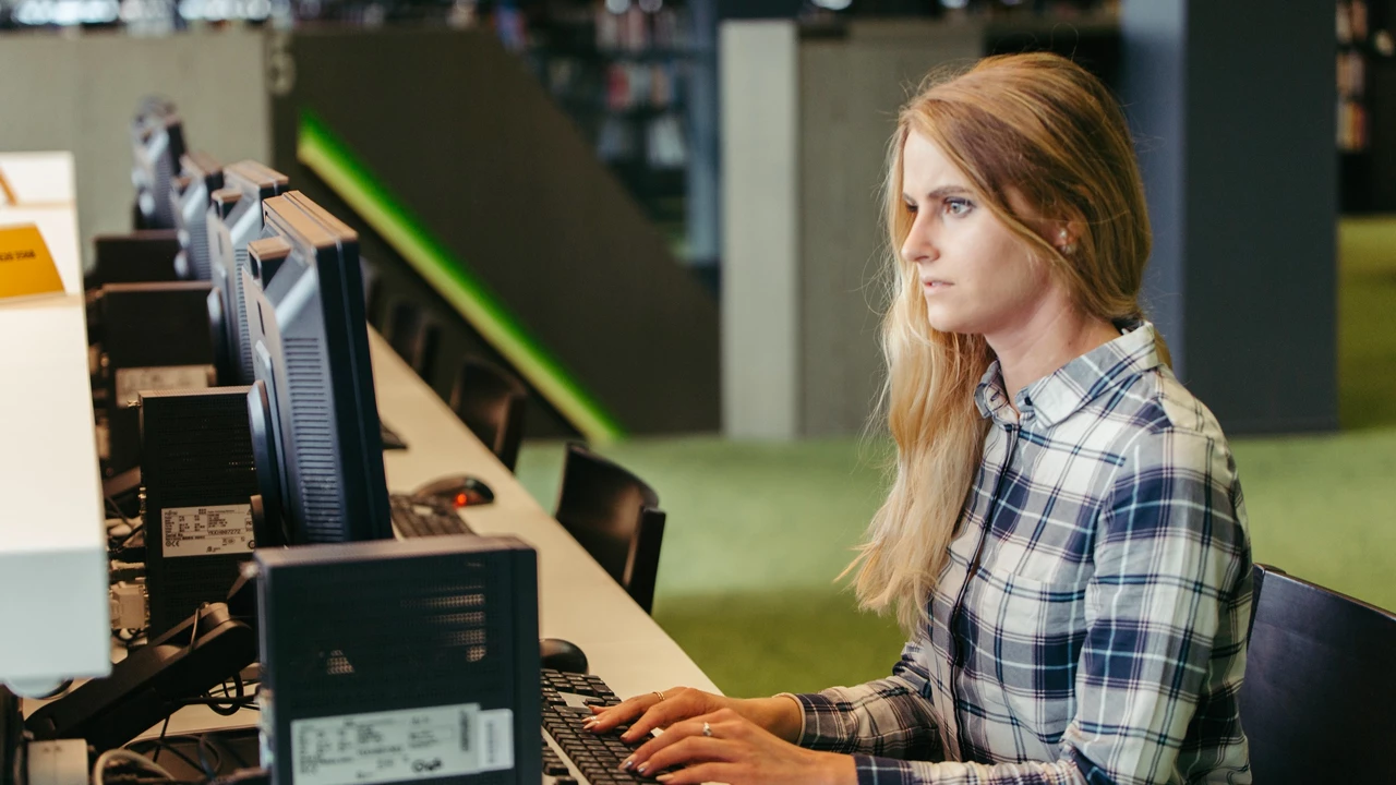 Кто нужен рынку труда: самые востребованные профессии после введения санкций