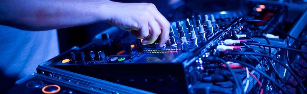 Диджей (DJ)
