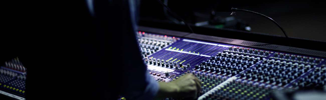 Sound Engineer: what they do, how to become one, and where to study
