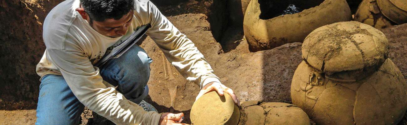 Archaeologist: what they do, how to become one, and where to study