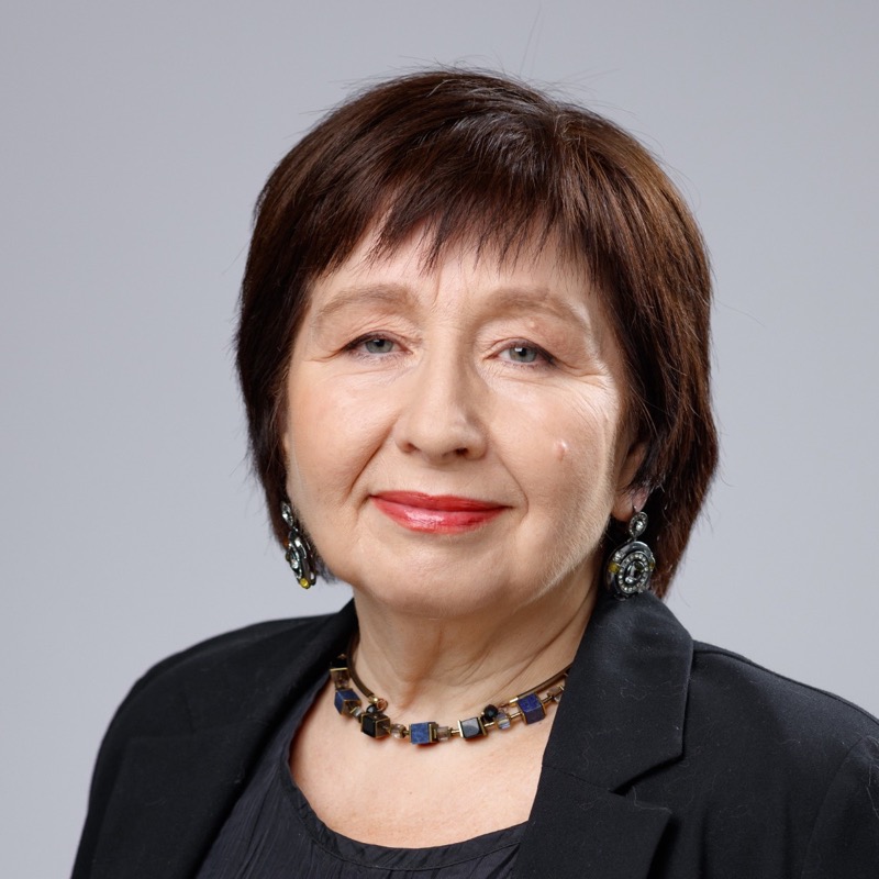 Elmira Davydova, career counselor
