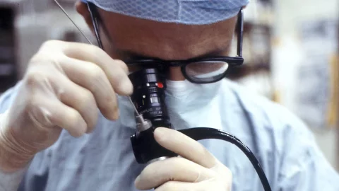 Нейрохирург