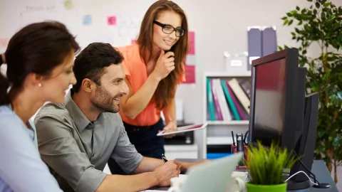 Дизайнер рекламного агентства