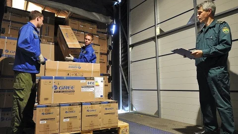 Таможенник