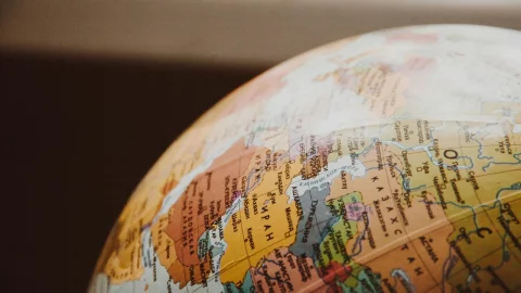Куда можно поступить, если сдавать общество и географию?