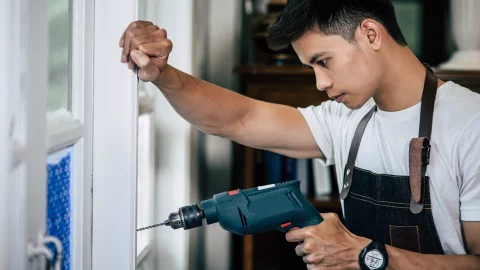 Монтажник окон