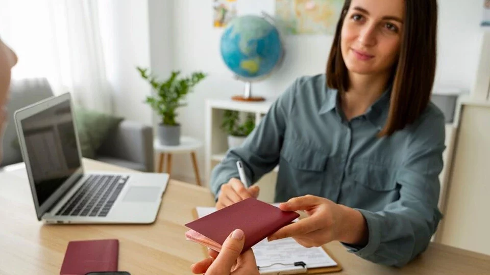 Профессия менеджер визового центра