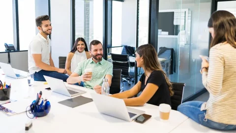 Коммерческий редактор  