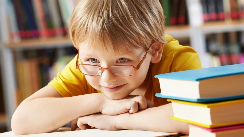 Разрыв между умными и глупыми