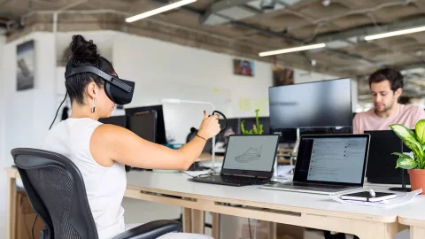 Дизайнер дополненной реальности (AR-дизайнер)